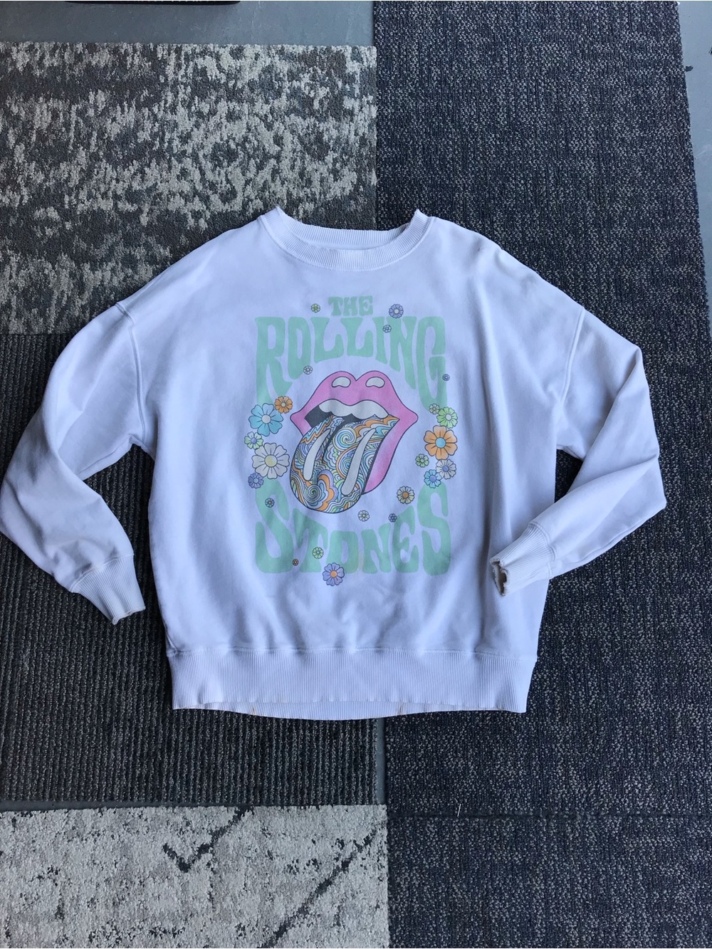 American Eagle Outfitters White Crewneck Sweatshirt with Pastel Graphic
